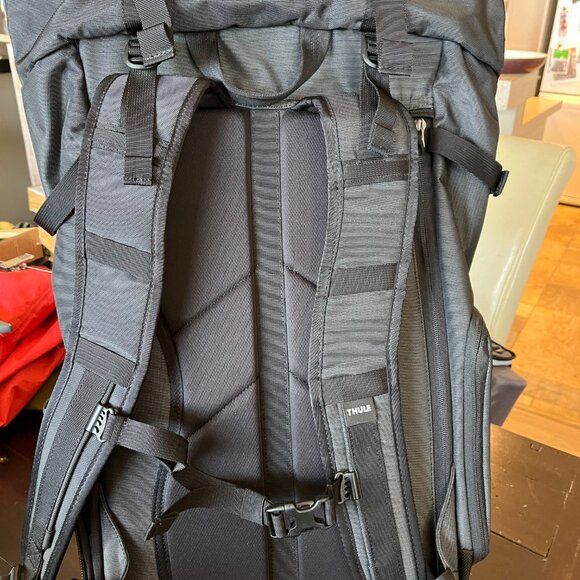 Thule Covert Rolltop Camera Bag - Picture 2 of 5